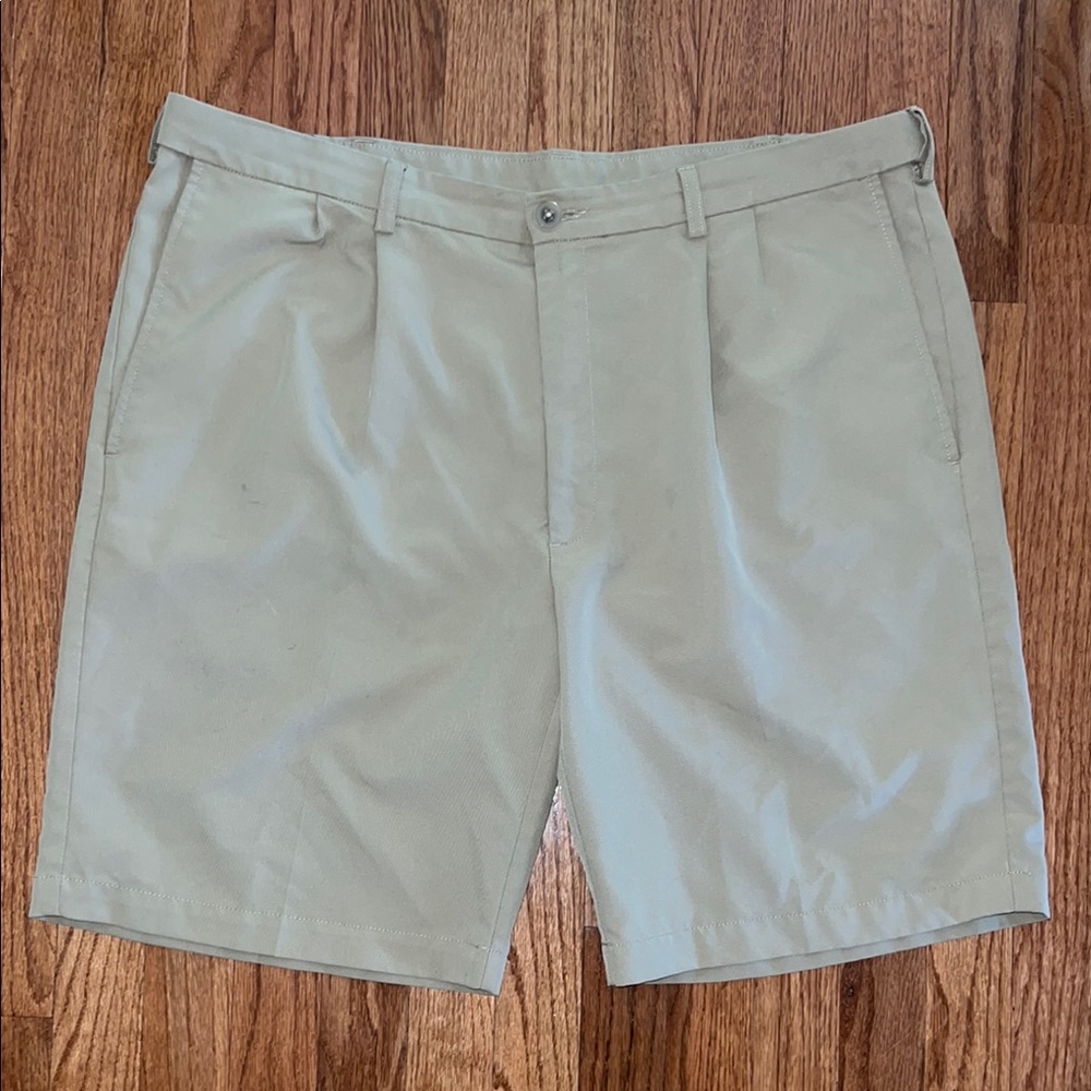 Haggar Clothing Khaki Chino Flat Front Golf Shorts Men’s Size 40